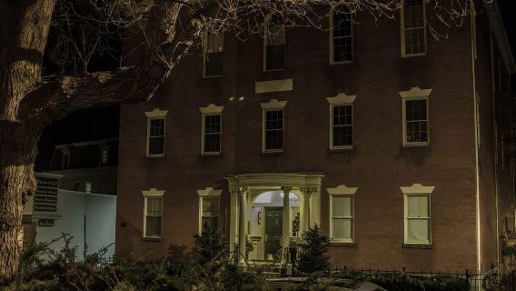 Salem Ghost Tours: Witches & Wicked Whispers