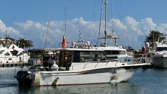 【萬寧石梅灣遊艇出海】萬寧雙島純海釣4小時可包船或拼船-暢遊洲仔島+加井島享用進口專業釣船配雷達魚探器