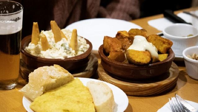 Gastronomic Tour of Valencia: Central Market, Vermouth & Tapas