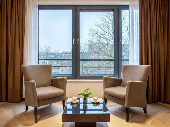 Diamant Suites Brussels EU - Tap to explore photos
