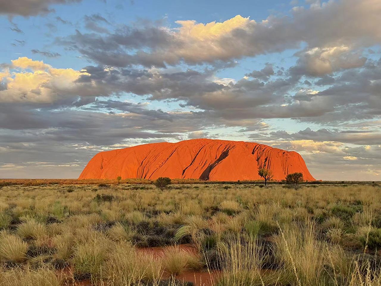 北領地烏魯魯卡塔丘塔日落之旅（中文導覽+飯店接駁+香檳小吃）