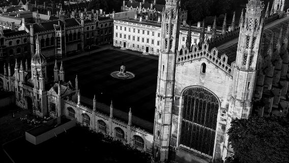 Cambridge | Ghost Tour Led by University Alumni Guide