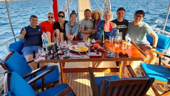 6 Hours Private Charter Boat Tour with Lunch in Bodrum