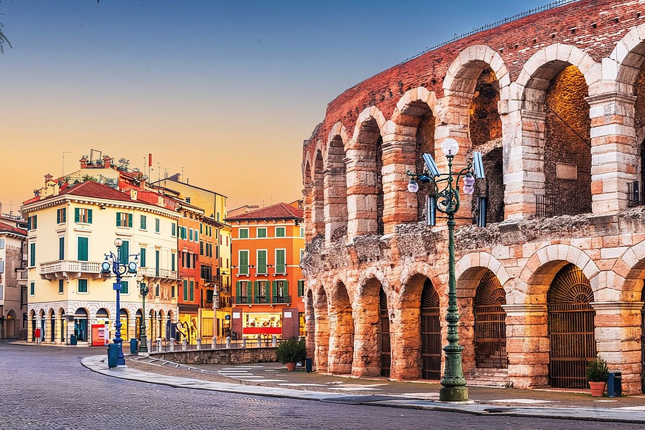 Verona Walking Tour with Audio and Written Guide by a Local