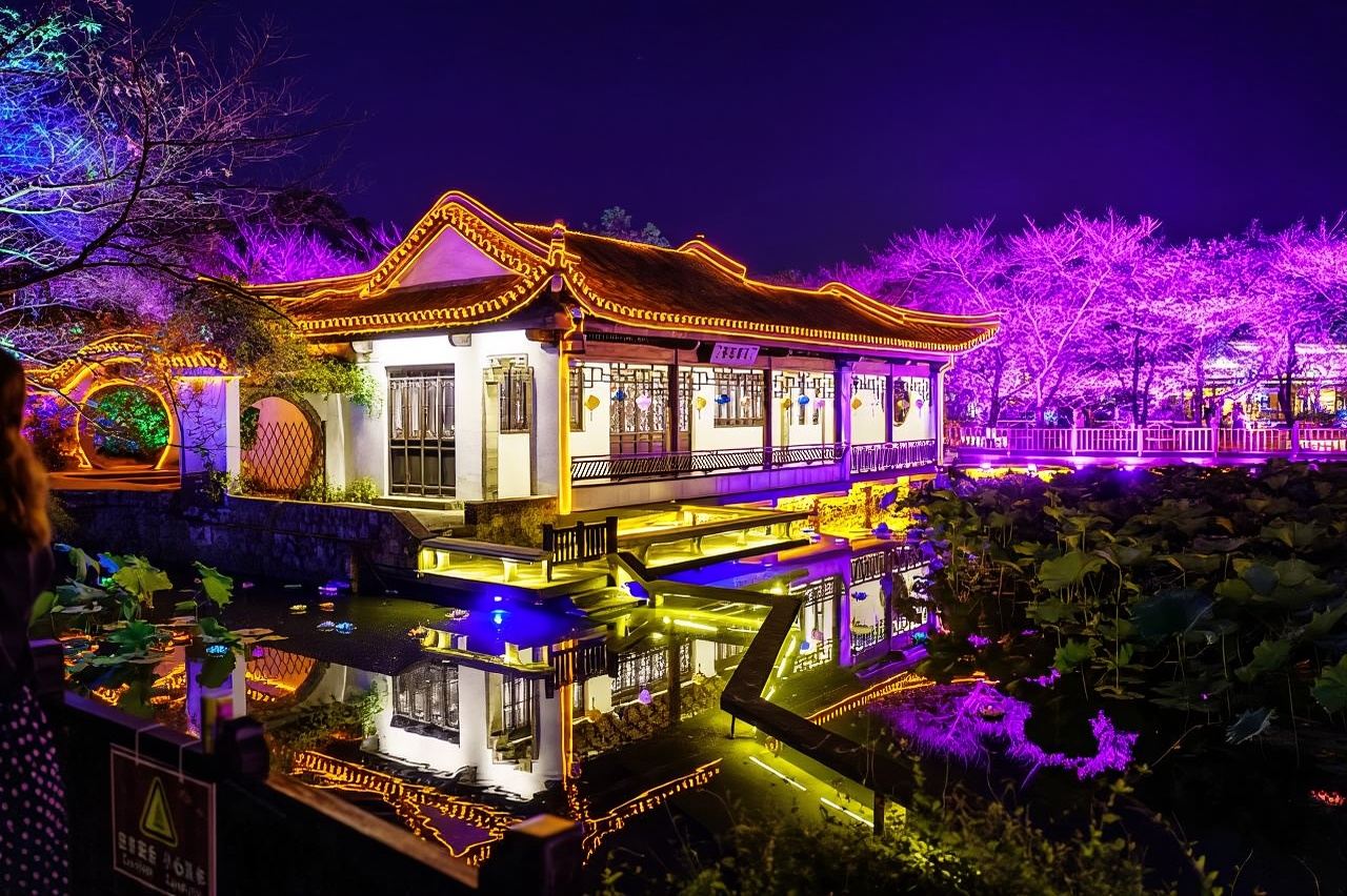 Wuxi Museum + Tai Hu Yuantouzhu Scenic Spot + Nianhua Bay|Custom Private Charter Day Tour [Chinese, English, Russian, French, German, Spanish]