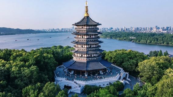 В Ханчжоу доступны многоязычные гид(английский, русский, португальский и т. д.); гид могут быть составлены индивидуально.