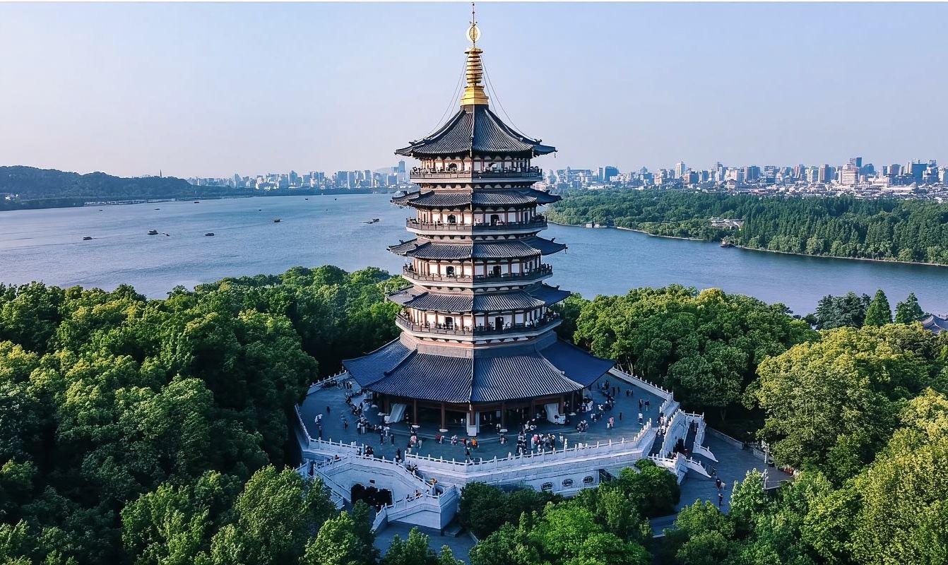 Гиды в Ханчжоу, владеющие английским, русским, португальским и другими языками, с возможностью индивидуального планирования маршрутов