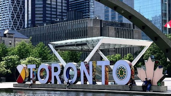 Piccolo gruppo con non più di 13 persone|Tour panoramico di un giorno a Toronto