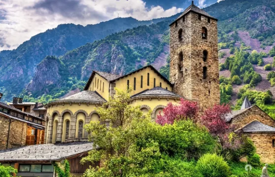 西班牙巴塞隆拿+安道爾+山谷小屋一日遊【中文司導丨酒店接送】