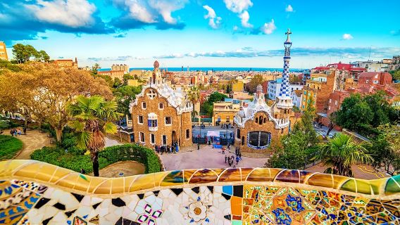 西班牙巴塞隆納聖家族教堂+聖十字聖保羅醫院+古埃爾莊園一日遊