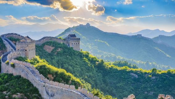 Beijing: Tiket atau Tur Malam Tembok Besar Badaling dengan Pertunjukan