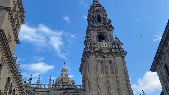 Lawatan berjalan kaki bandar lama dalam kumpulan kecil