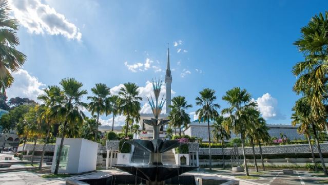 Explore the City of Kuala Lumpur with Kanching Waterfalls - Private Full-Day Tour