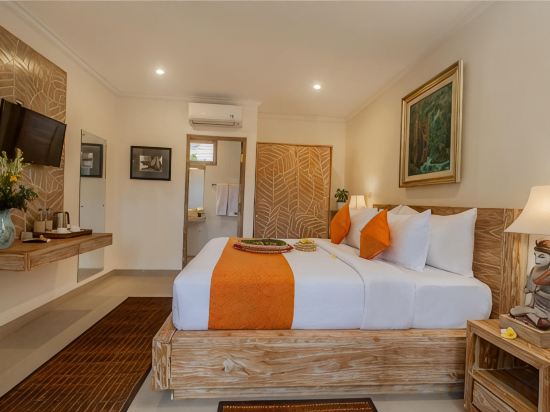 Tri Dewi Residence by GenuineHost Room Type - Suite Pool View