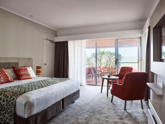 Desert Gardens Hotel Room Type - Deluxe Room - Request King