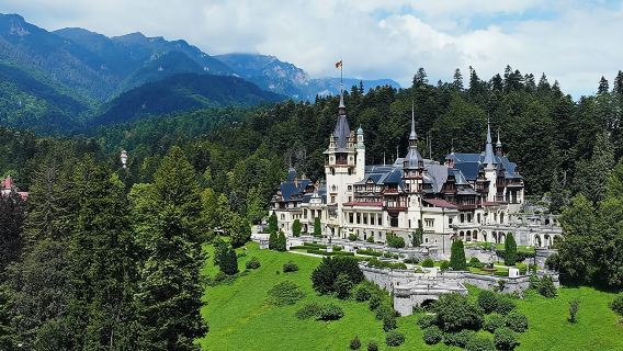 Dracula's Castle, Peles Castle and Brasov - Private Day Trip from Bucharest