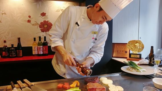 4-Hour Multicultural Kobe Walking Tour with Genuine Kobe Beef