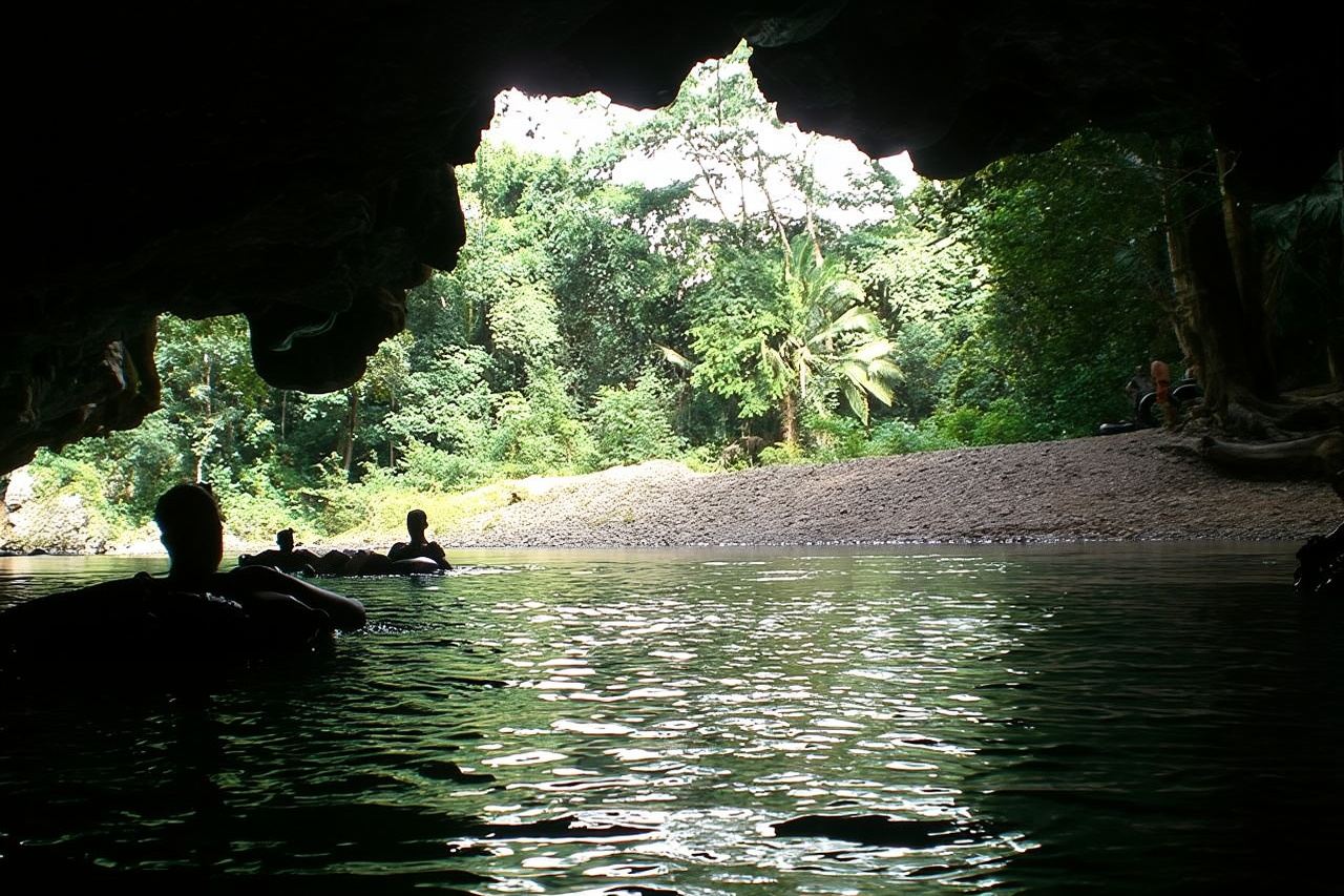 Altun Ha Tempel - Seilrutsche - Höhlenröhre (Stadt Bze)