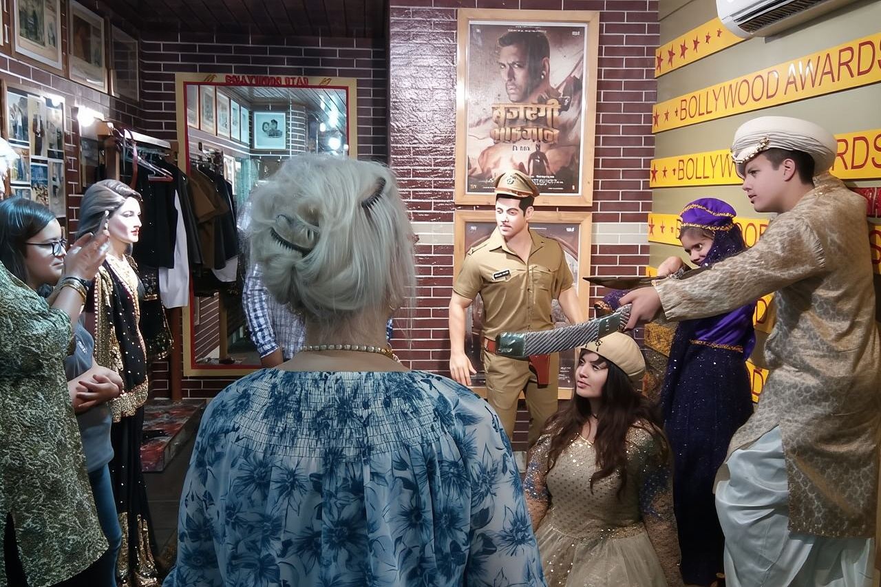 Half-Day Bollywood Tour with DANCE OPTION.