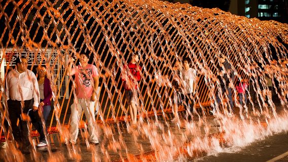 Chương trình biểu diễn nước và ánh sáng laser kỳ diệu bao gồm dịch vụ đón và trả khách