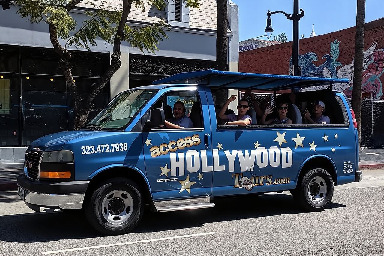 Open-Air Bus Tour: Hollywood, Beverly Hills and Celebrity Homes