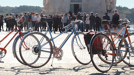 Lisbon vintage bikes tour