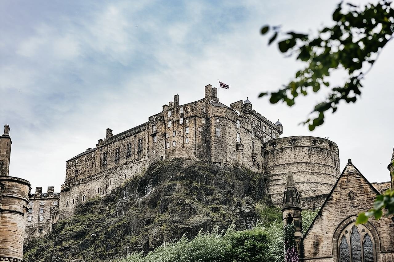 Edinburgh Castle Highlights Tour with Tickets, Map, and Guide