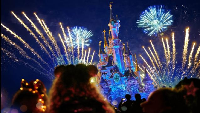 Romantic round-trip transfer service for Disneyland Paris in France