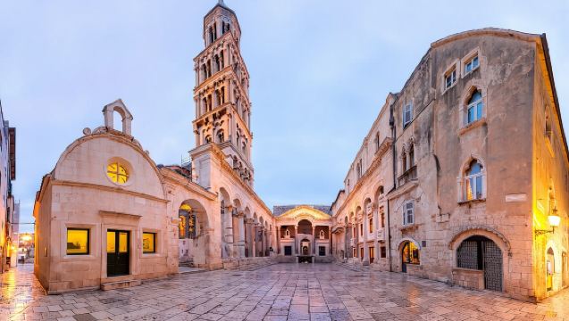 Private Transfer from Dubrovnik to Split with 2 hours for sightseeing 