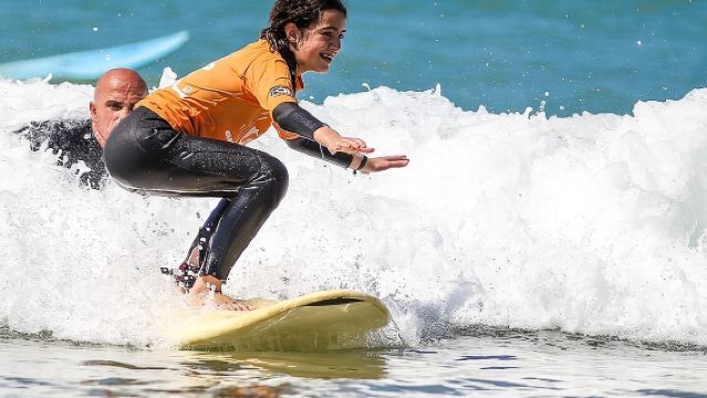 บทเรียนโต้คลื่นแบบกลุ่ม