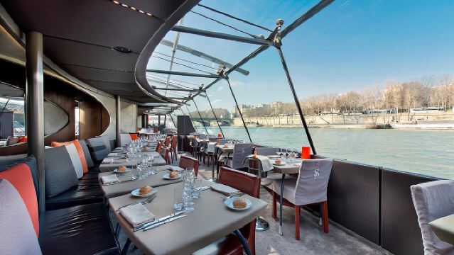 เรือสำราญ Bateaux Parisiens ท่องเที่ยวชมแม่น้ำแซน พร้อมอาหารกลางวันสุดพิเศษ
