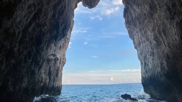 Boat tour Ortigia and Syracuse sea caves