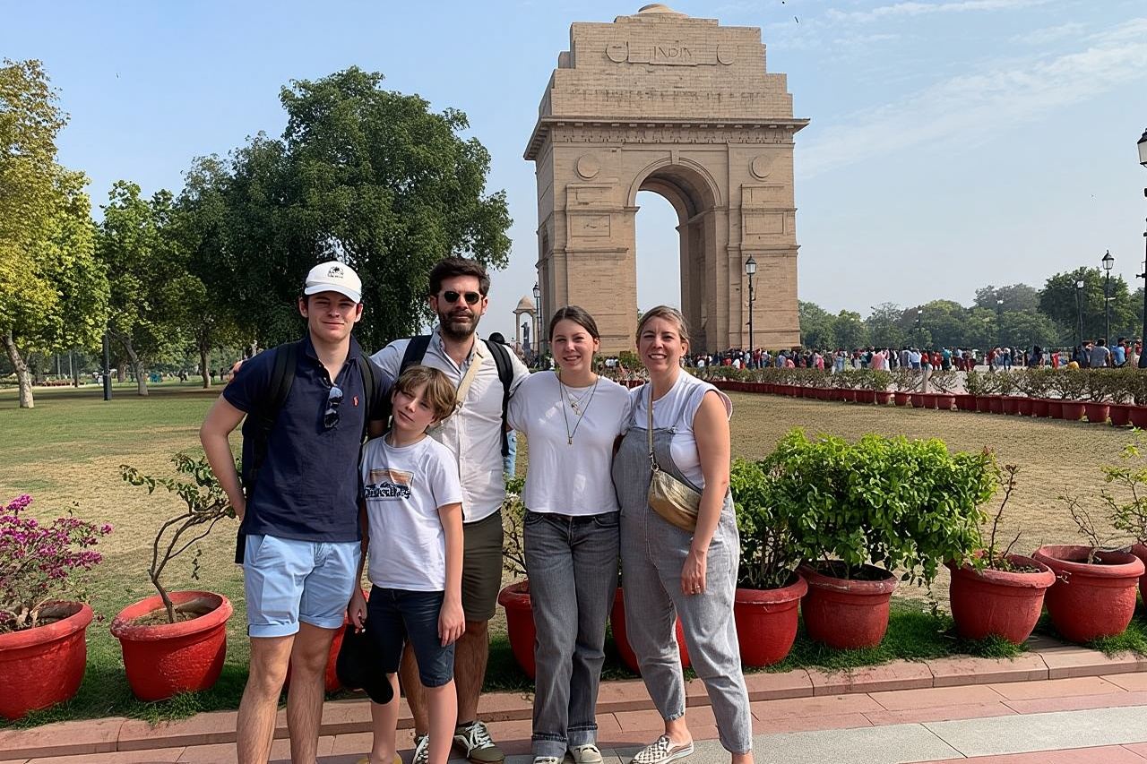 Tour privato di mezza giornata o di un giorno intero della città vecchia e nuova di Delhi