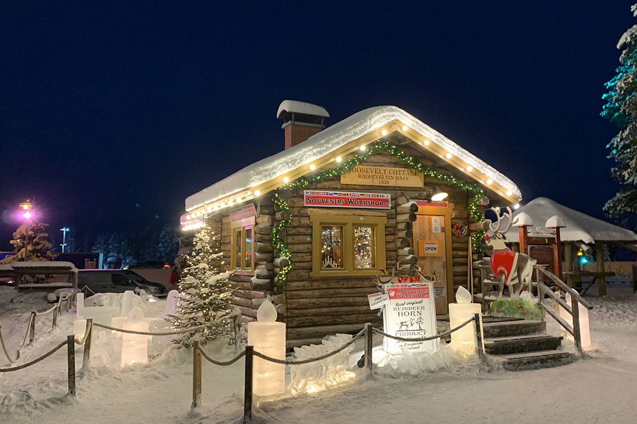 [Visita al Pueblo de Santa Claus] Experiencia en granja con trineos de renos y huskies y motos de nieve en Finlandia (ida y vuelta desde Rovaniemi)