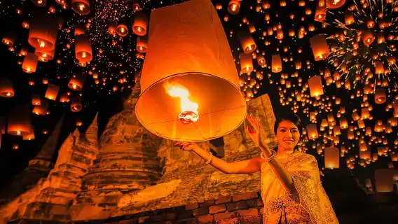 Chiang Mai Lantern Festival half-day tour 2025 CAD official venue/Maejo University Lantern Festival prayer ceremony