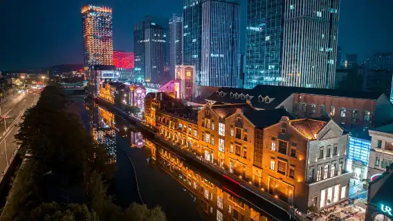 [Wuhan] Cultural & Scenic Day Tour: Luojia Mountain, Qingchuan Pavilion Park & Gude Temple