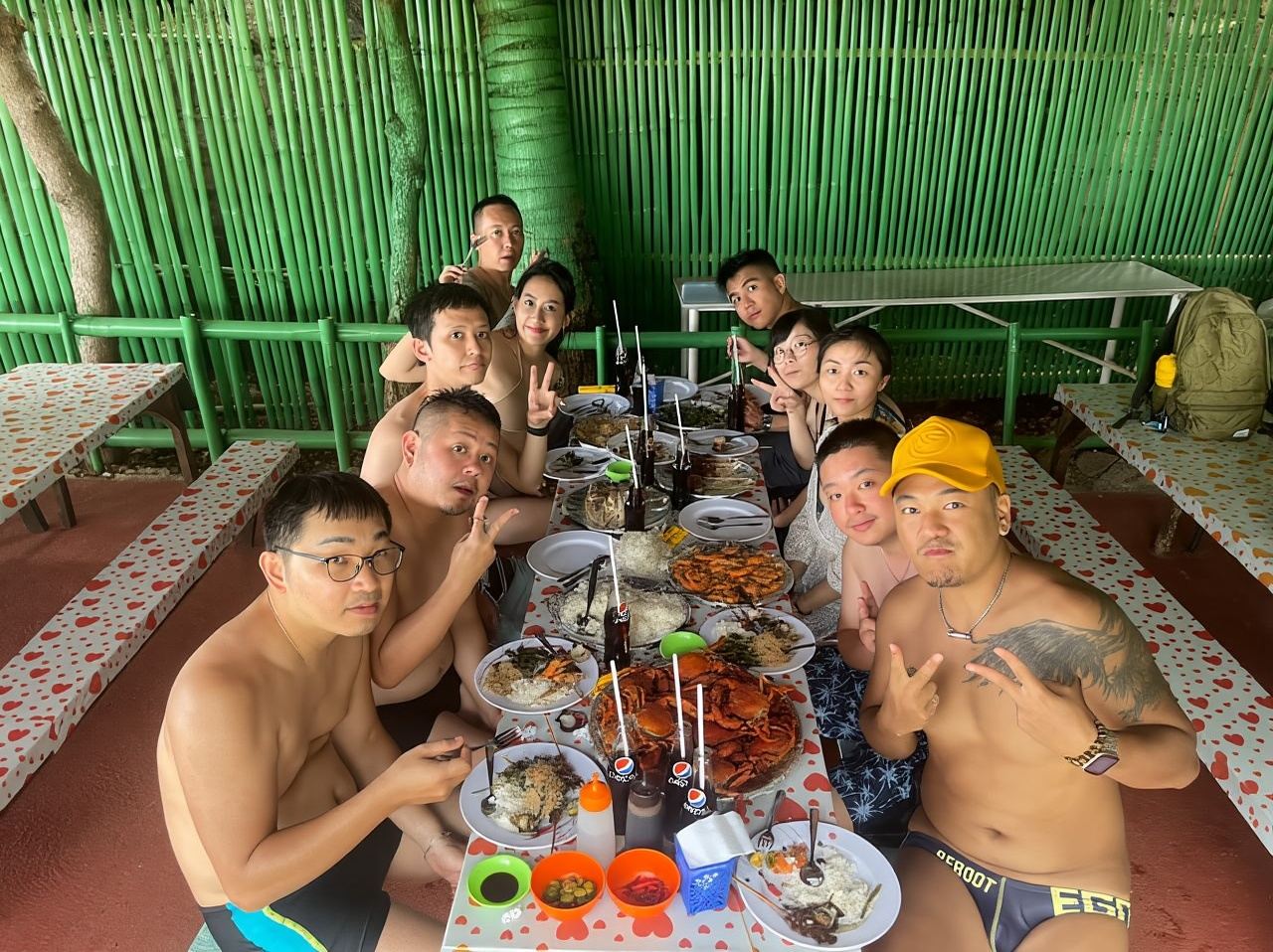 Boracay: Island and Beach-Hopping Boat Tour with Snorkeling