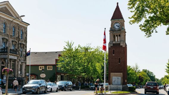 From Toronto: Niagara Falls + Winery, Cruise, & Lunch Option