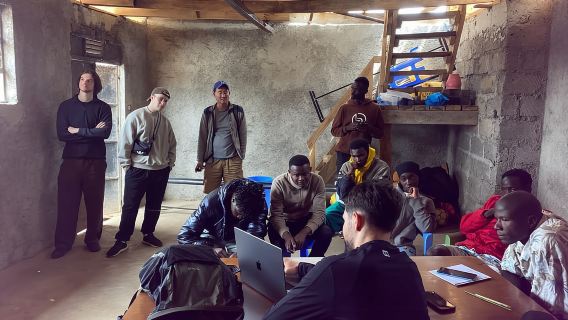 Besuchen Sie das Slum von Kibera, die Schokoladenstadt