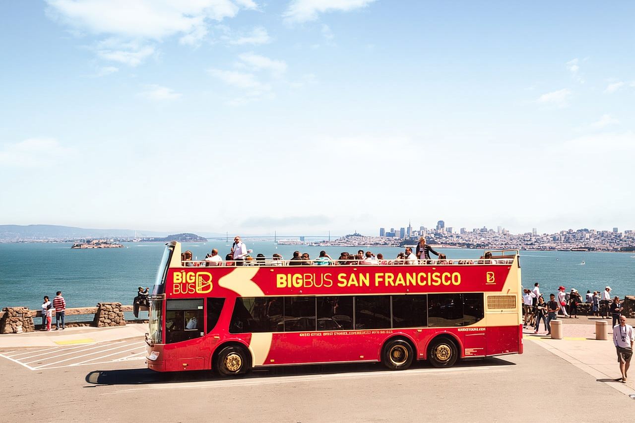 San Francisco: Hop-On Hop-Off Sightseeing Tour with 17 Stops