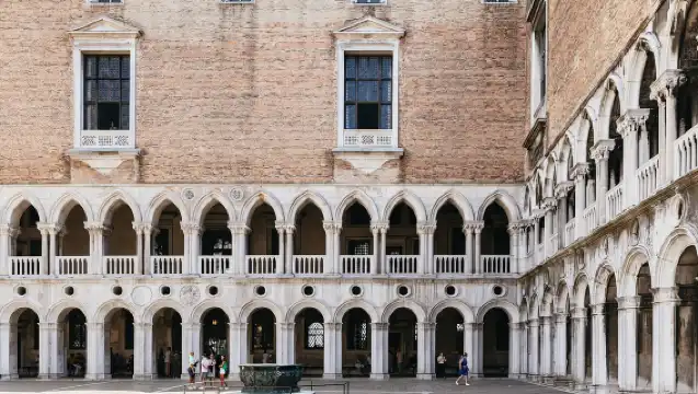 Venice: St. Mark's Basilica & Doge's Palace Tour with Ticket