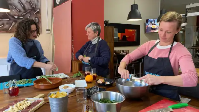 Valencia: Paella Workshop and Algiros Market Visit