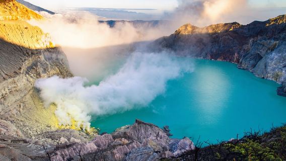 From Bali or Banyuwangi, Marvel at the Ijen Crater Sunrise