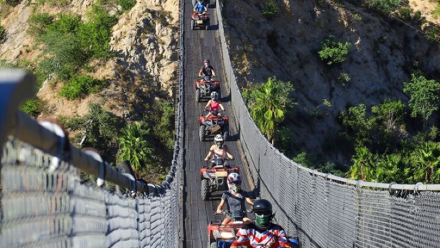 Experiencia Off-Road en ATV: Cruza el Puente de Madera, Siente la Emoción