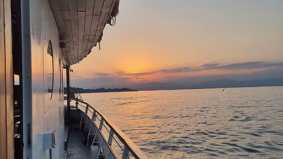 Peschiera: Afternoon Boat Trip to Sirmione with Swim Stop