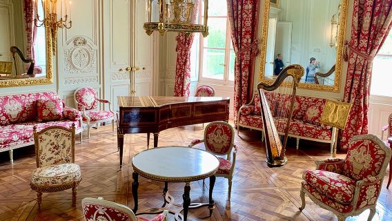 Tour privato di un giorno intero alla Reggia di Versailles e alla tenuta di Maria Antonietta da Parigi