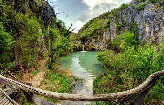 大特爾諾沃修道院與瀑布之旅