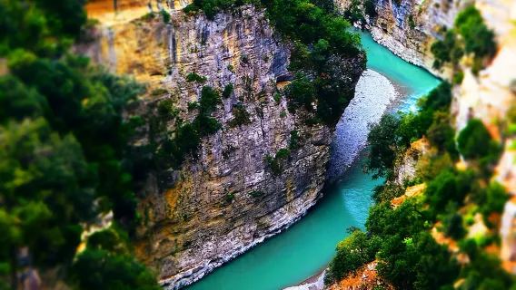 Cânions de Osumi e Cachoeira de Bogova saindo de Berat - Passeio pela 1001 Albanian Adventures