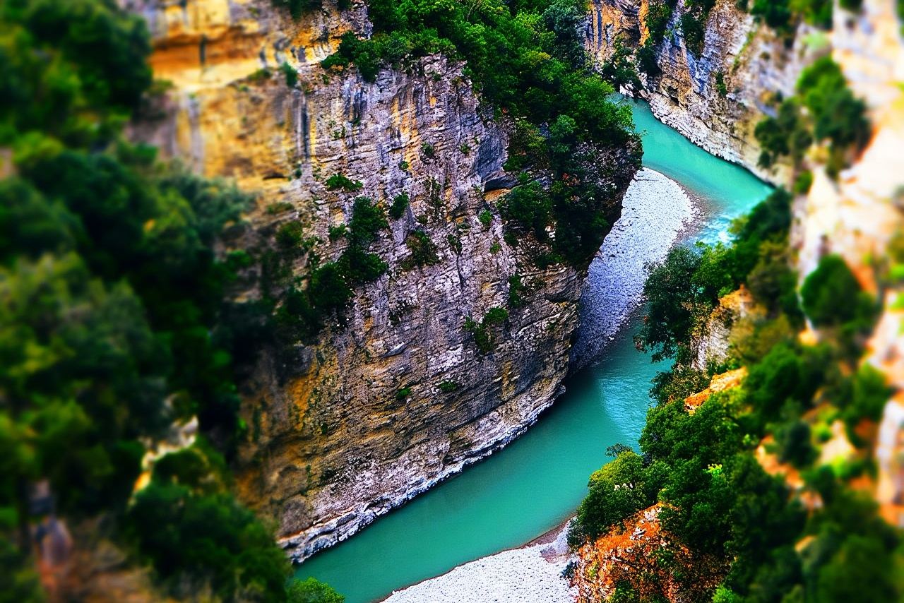 Canyon di Osumi e cascata di Bogova da Berat - Tour di 1001 Albanian Adventures