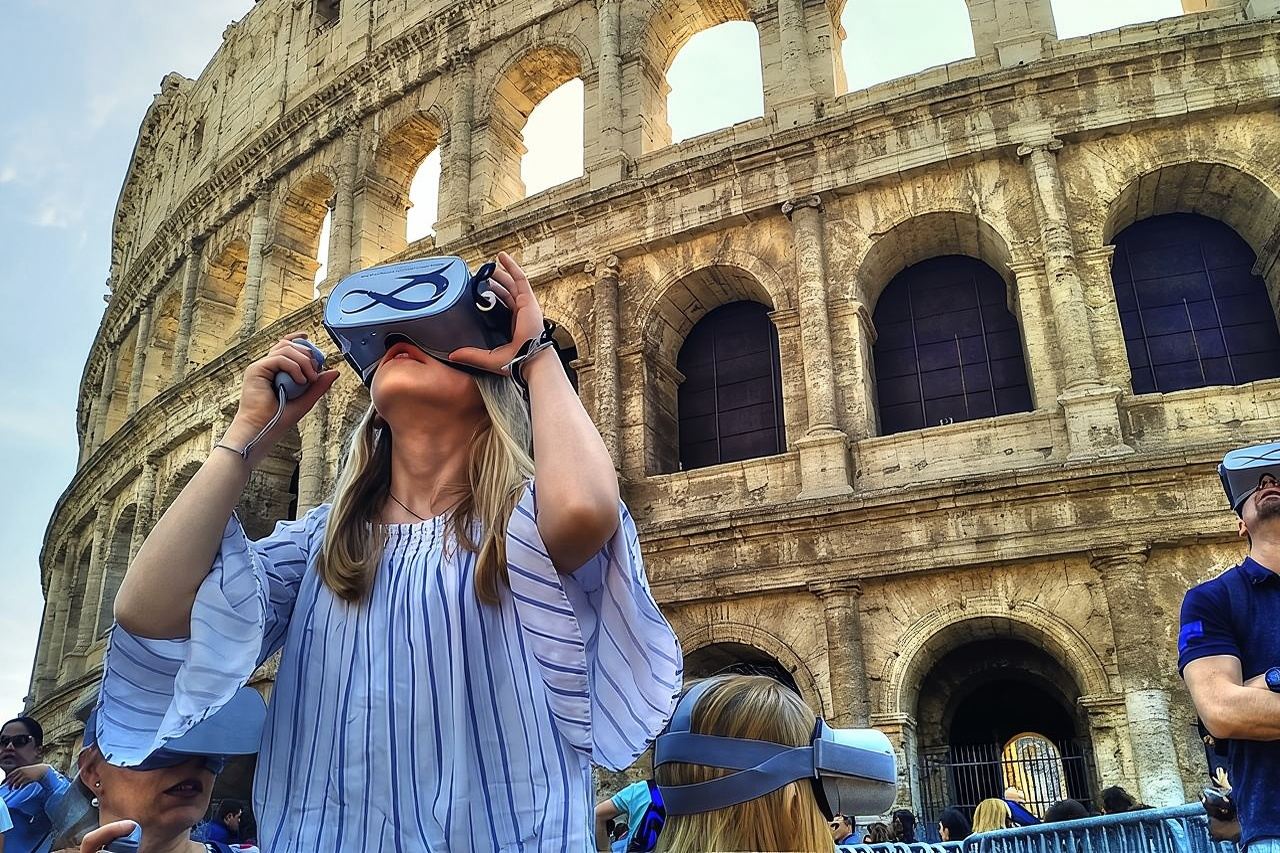 Colosseum Virtual Reality Outdoor Experience with Audioguide